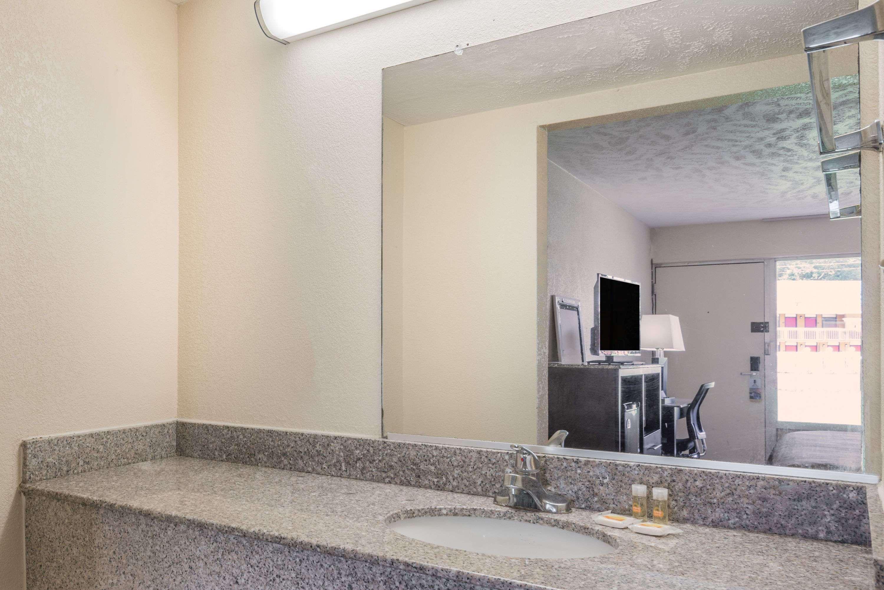 Ramada By Wyndham Lumberton Otel Dış mekan fotoğraf