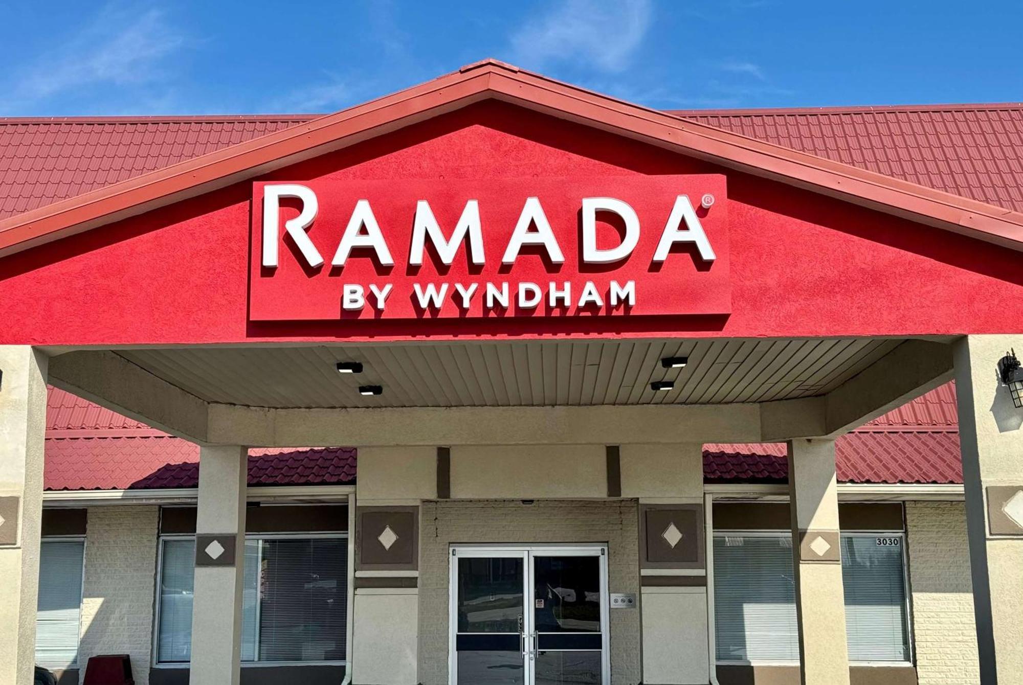 Ramada By Wyndham Lumberton Otel Dış mekan fotoğraf